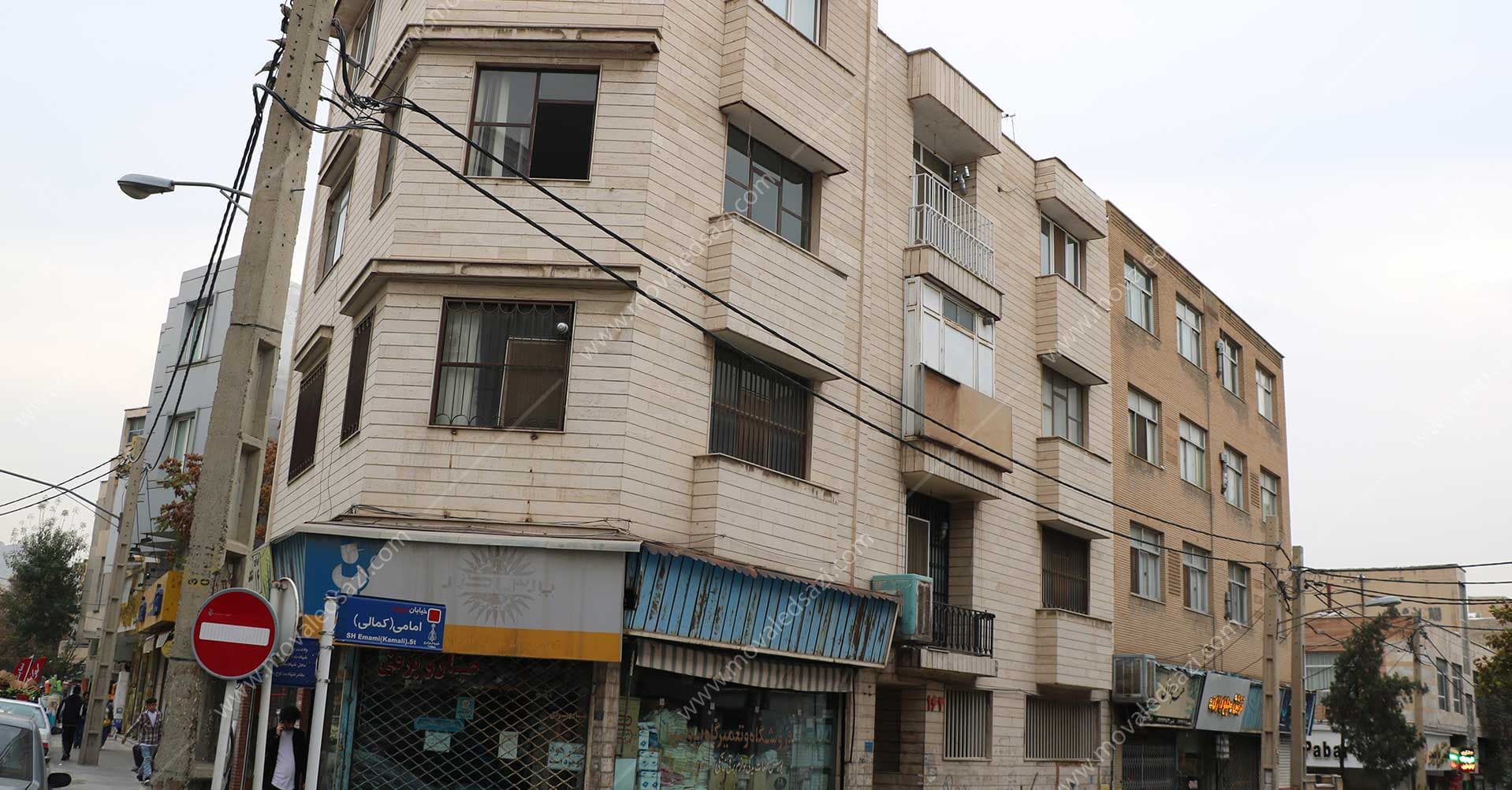 یک واحد تجاری روبروی پاساژطلایی شناسه 1248