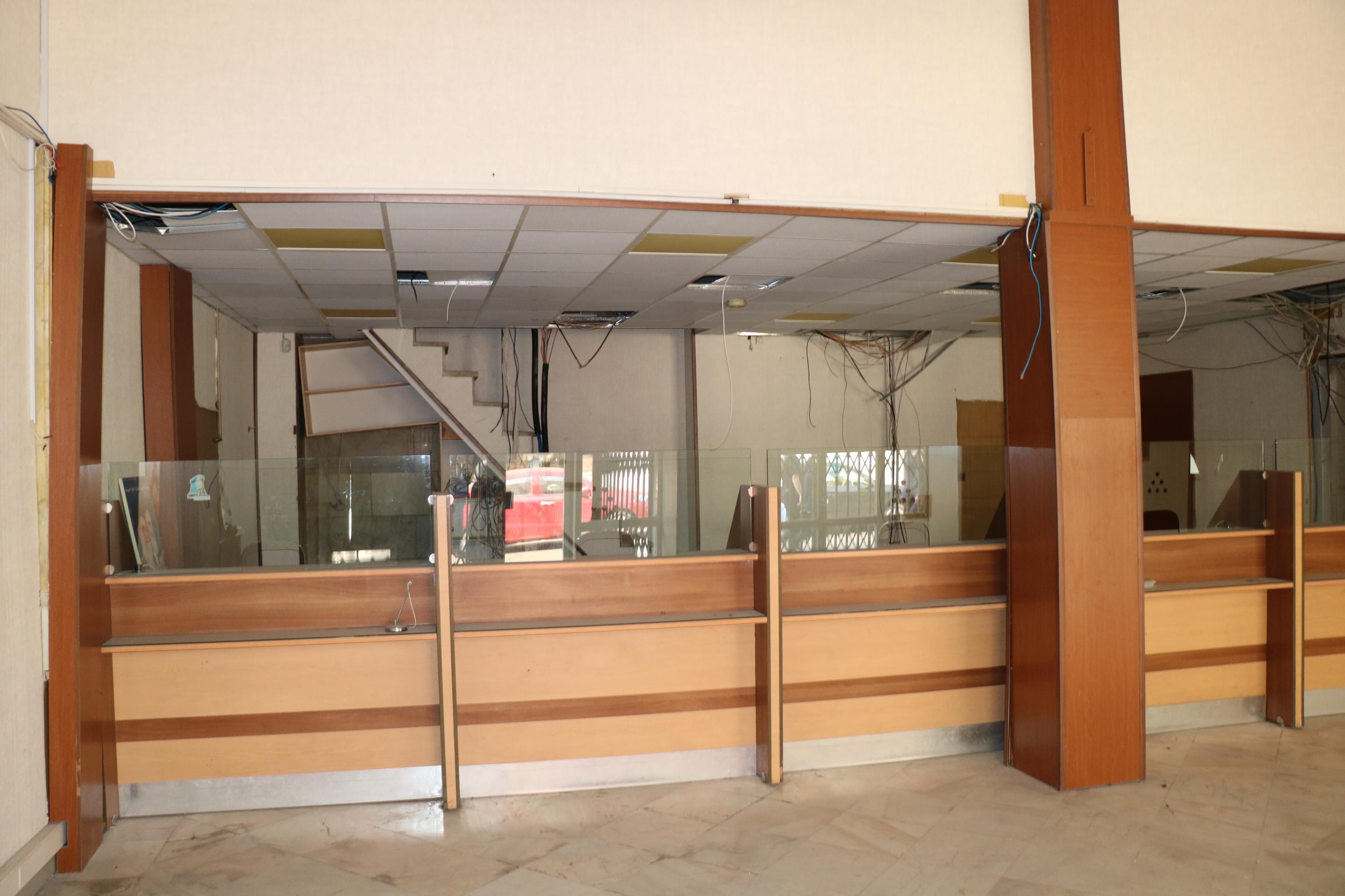 شعبه سابق بانک تجارت در لاله‌زار نو تهران به شناسه 30150، تصویر 3