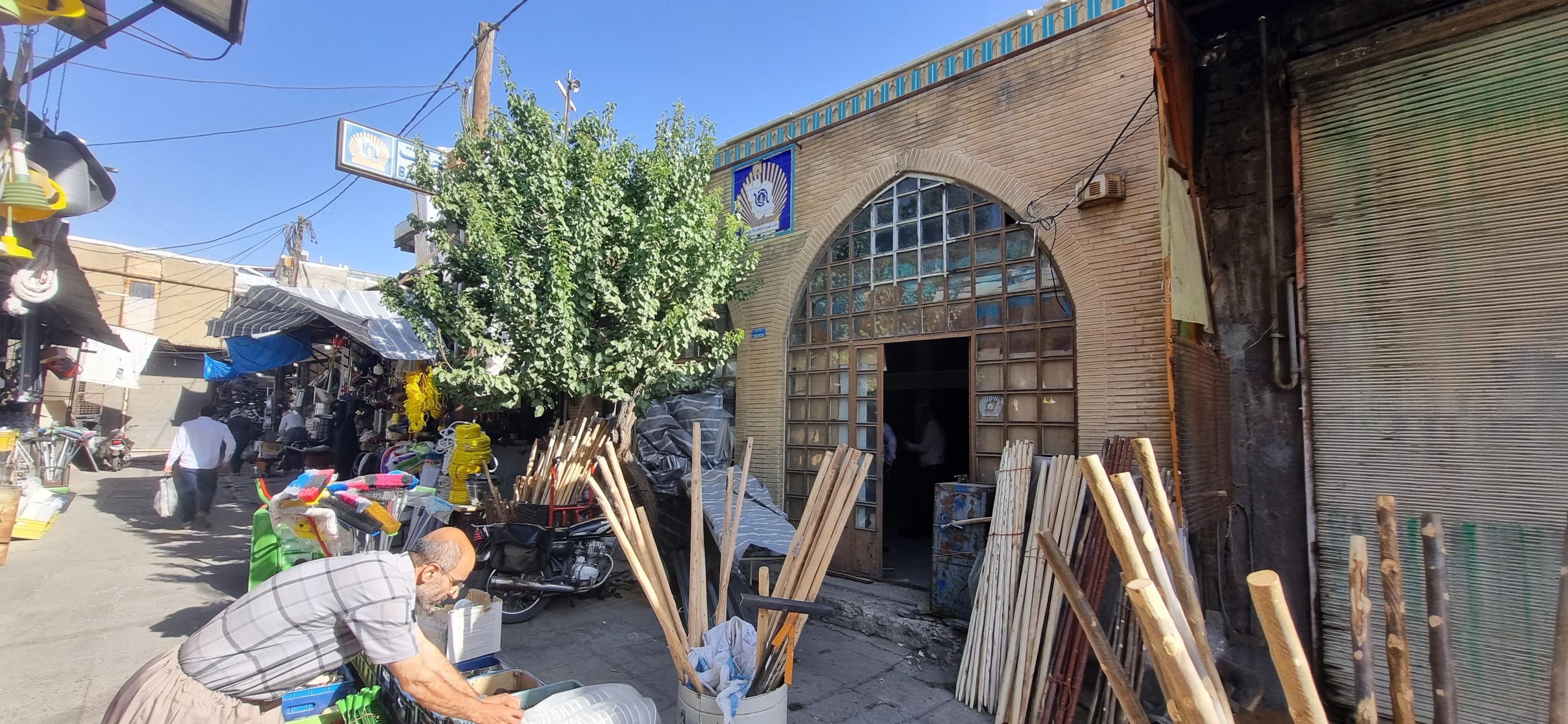 شعبه سابق بانک تجارت در بازار آهنگران سنندج به شناسه 30377، تصویر 4